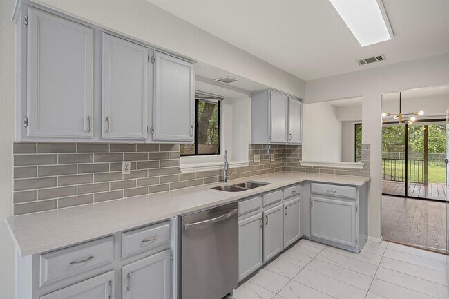Building Photo - 8905 Bridgewood Trail