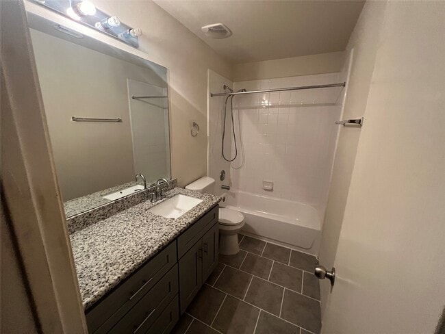 Building Photo - 15823 Regal Trace Ln