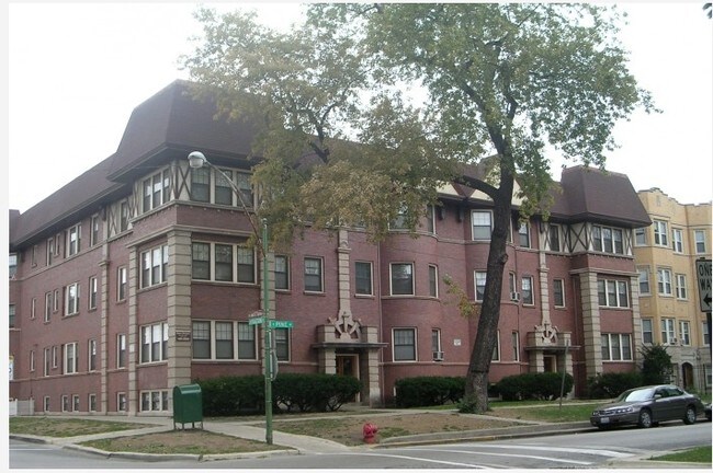 300 N Pine Avenue - 300 N Pine Ave