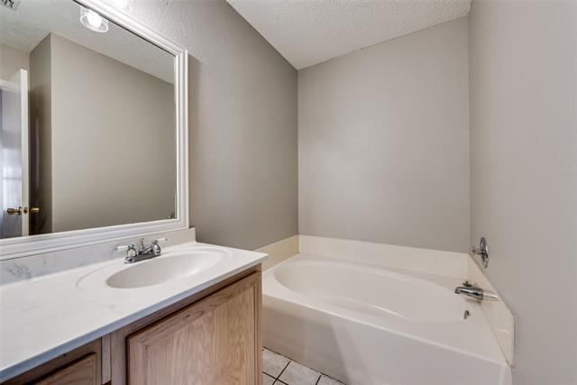 Building Photo - 8129 Spruce Valley Dr