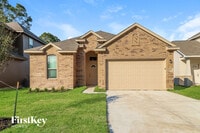 Building Photo - 14715 Country Club Dr