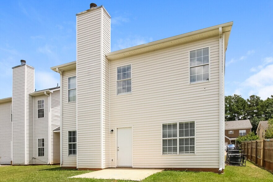 Building Photo - 7567 Winderemere Park