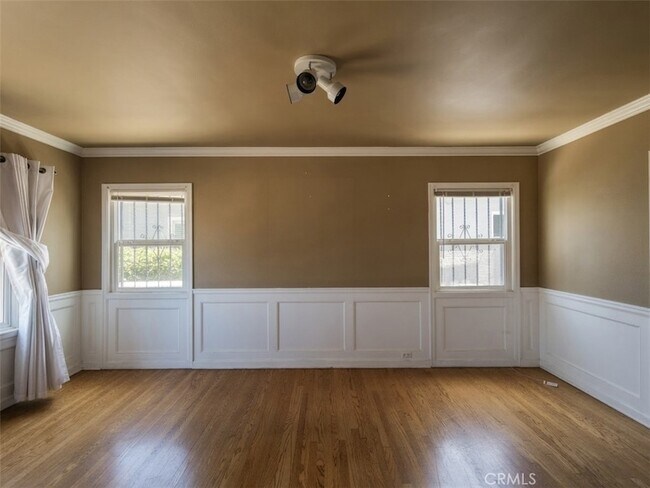 Building Photo - 3907 Edgehill Dr