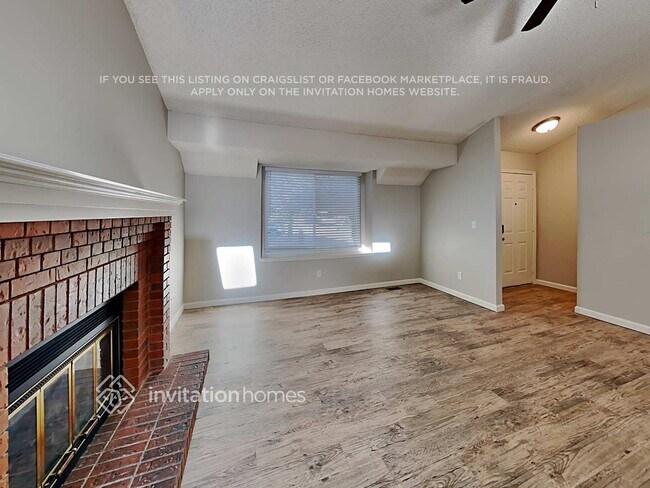 Building Photo - 3865 Valley View St