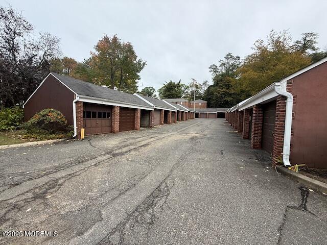 Building Photo - 82 Manor Dr