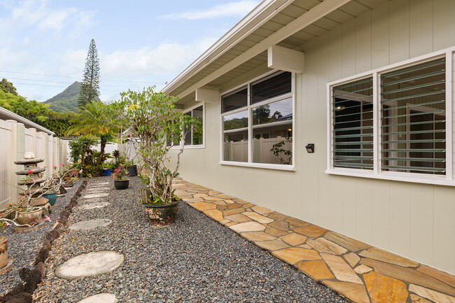 Building Photo - 1007 Maunawili Rd