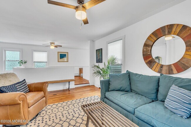 Building Photo - 1227 Bay Ave