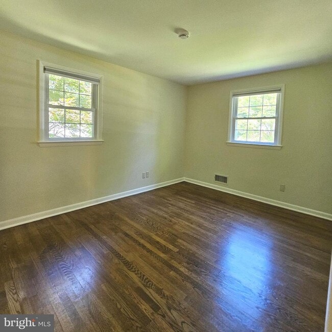 Building Photo - 8925 Falling Creek Ct