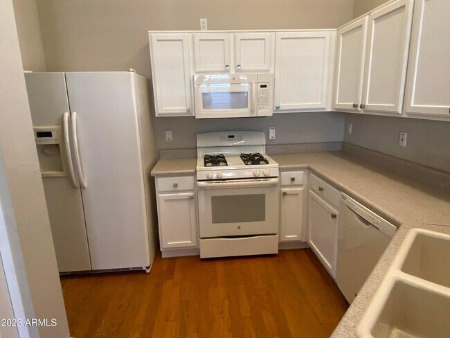 Building Photo - 6335 W Saddlehorn Rd