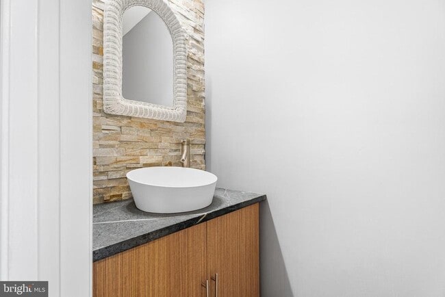 Building Photo - 41 Jones Falls Terrace