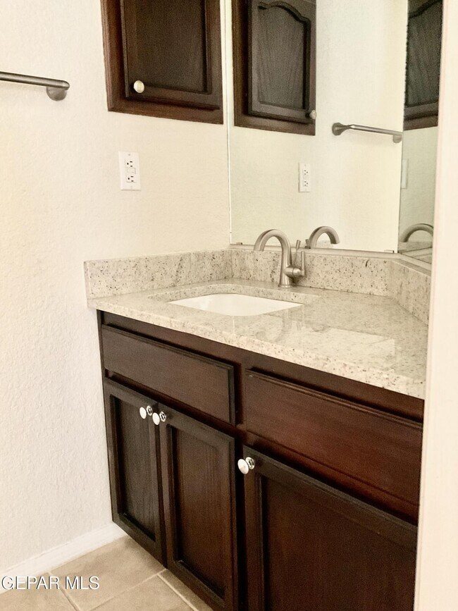 Building Photo - 7369 Luz De Lumbre Ave