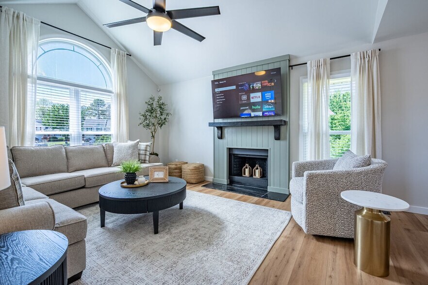 Building Photo - 18 Huntcliff Dr