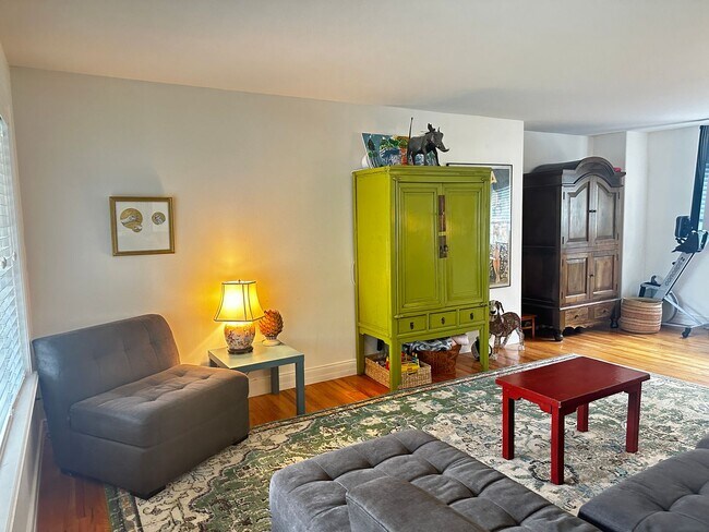 Building Photo - 4 bedroom 2 1/2 bath in historic Jacksonville