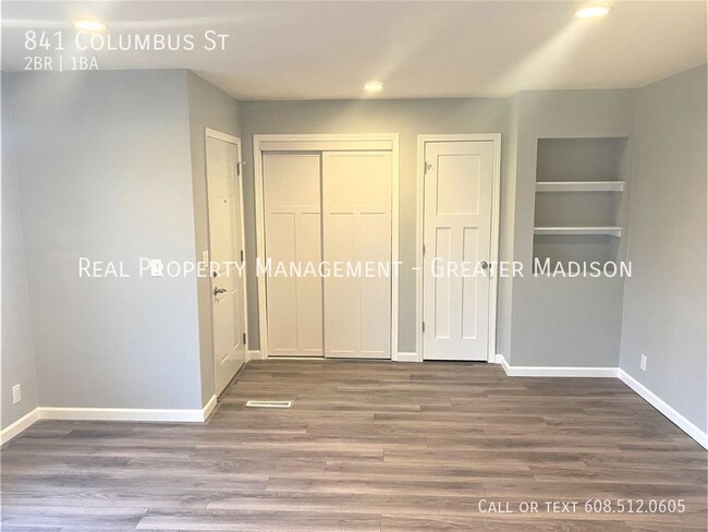 Building Photo - Beautiful fully remodeled 2 bedroom duplex...