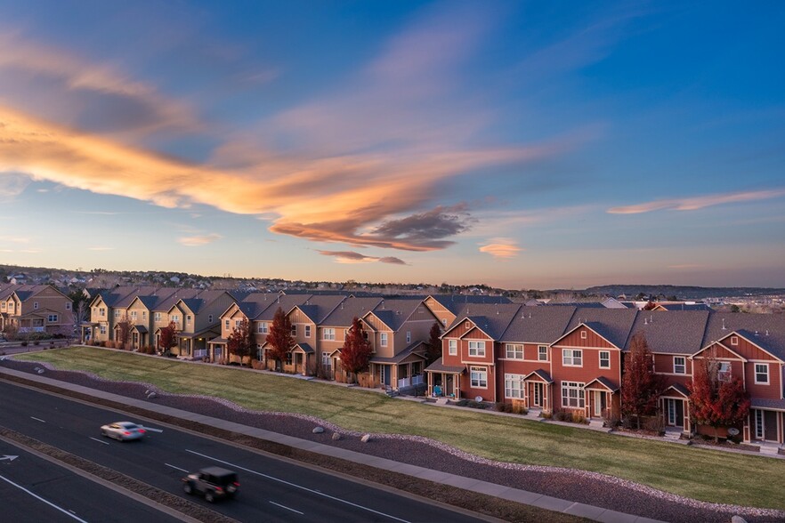 Building Photo - Red Hawk Crossings