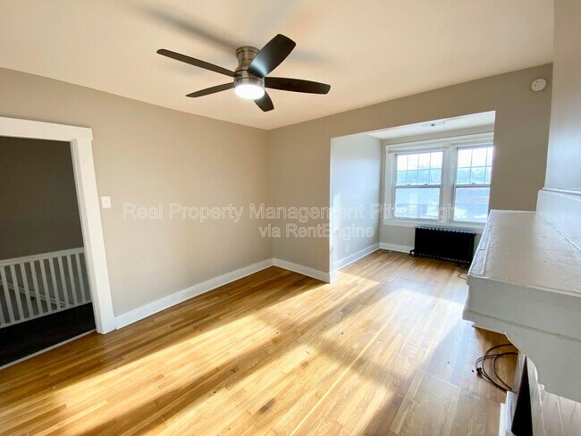 Building Photo - 5735 Phillips Ave