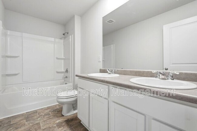 Building Photo - 1407 Deer Hollow