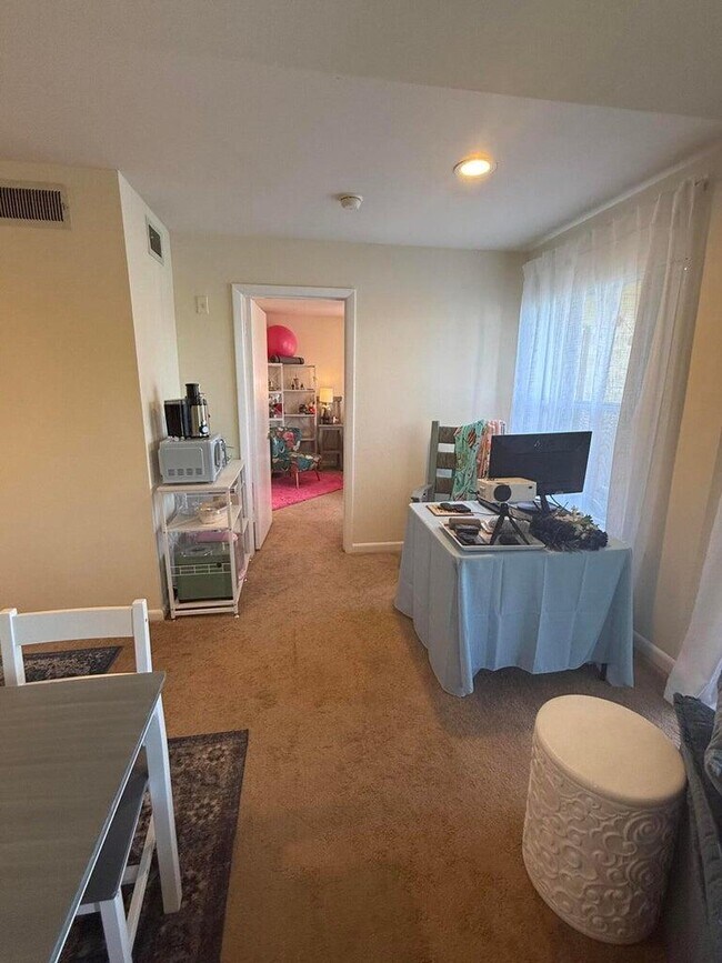 Building Photo - 4807 Via Palm Lakes Via