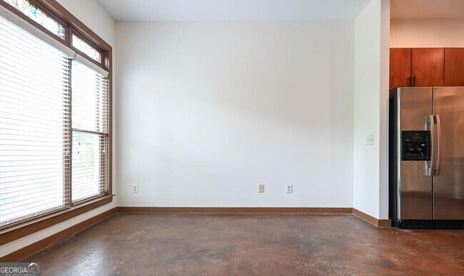 Building Photo - 250 Martha Dr