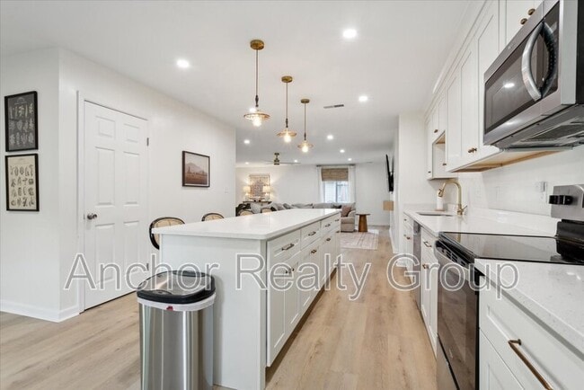 Building Photo - 630 Orangewood Dr