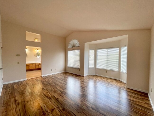 Building Photo - 1951 Devonshire Dr