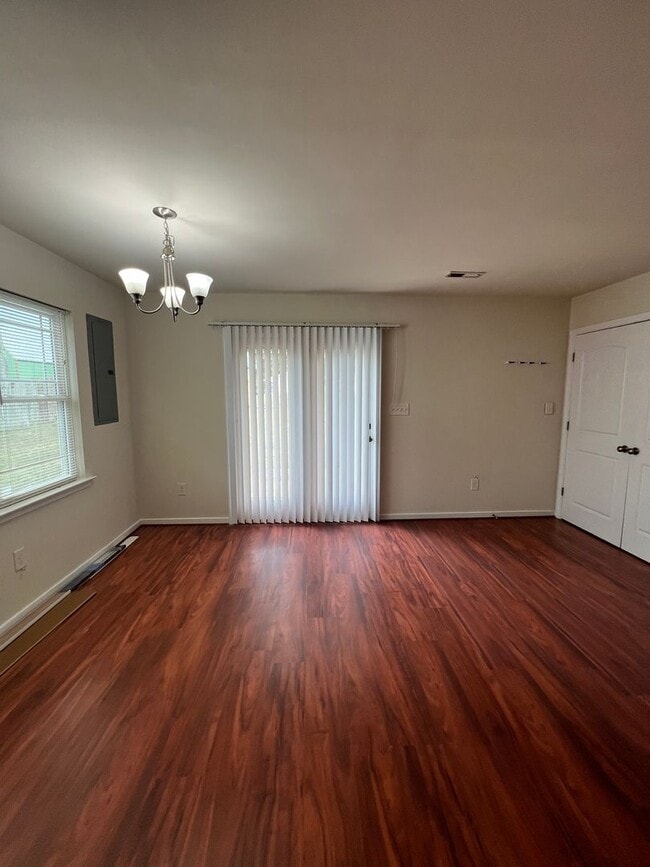 Building Photo - 1111 Tabb Ave