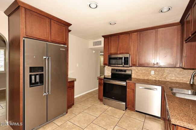 Building Photo - 2314 E Montecito Ave