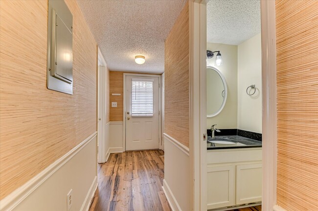 Building Photo - 407 Folkstone Cir