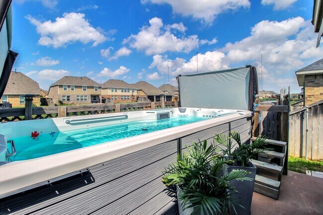 Building Photo - 3826 Pantano Ct