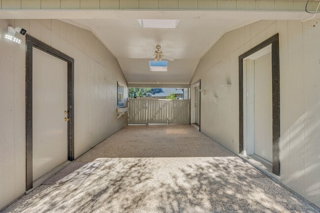 Building Photo - 3802 Sunnybrook Ln