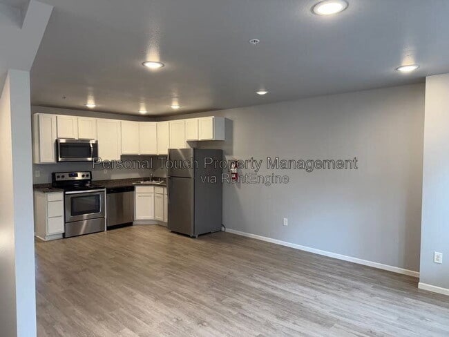 Building Photo - 808 7th Ave S