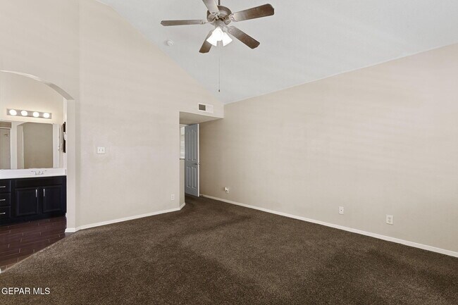 Building Photo - 527 Longleaf Pl
