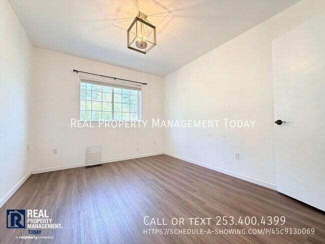 Building Photo - 16914 120th Ave E