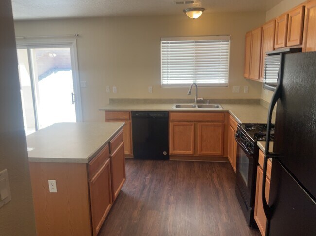 Building Photo - 1804 Sierra Norte Loop NE