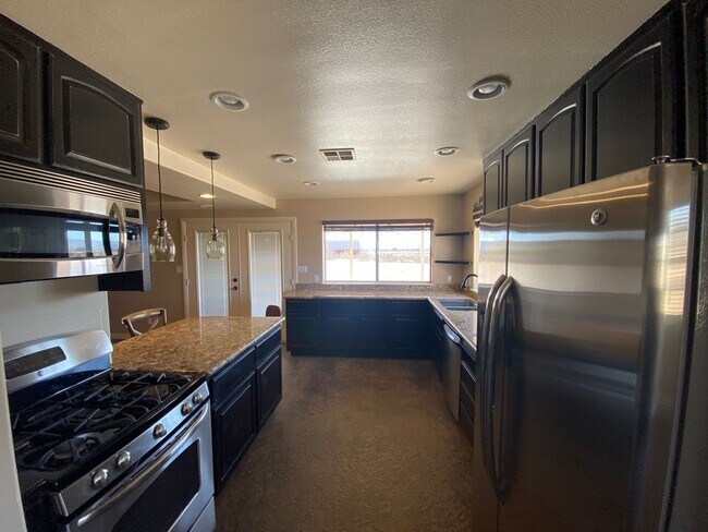Building Photo - BEAUTIFUL 4BD/3BA HOME ON 2.53 ACRES!!!