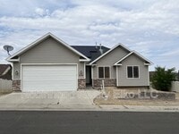 Building Photo - 214 Brookwood Dr