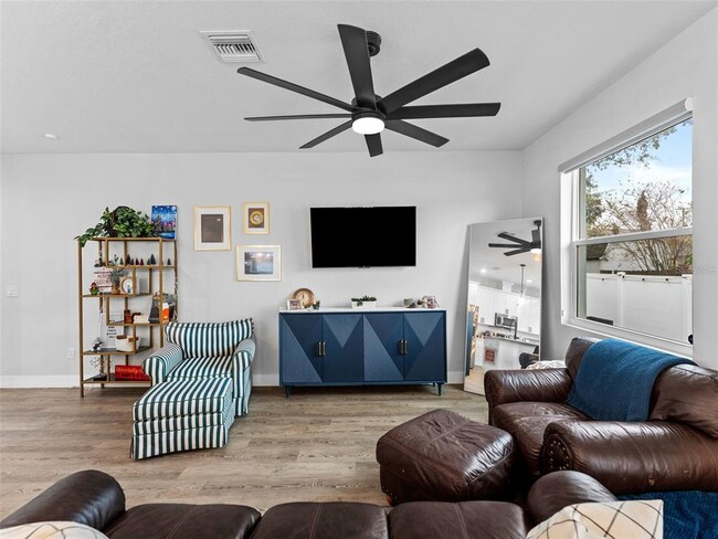 Building Photo - 3103 W Leroy St