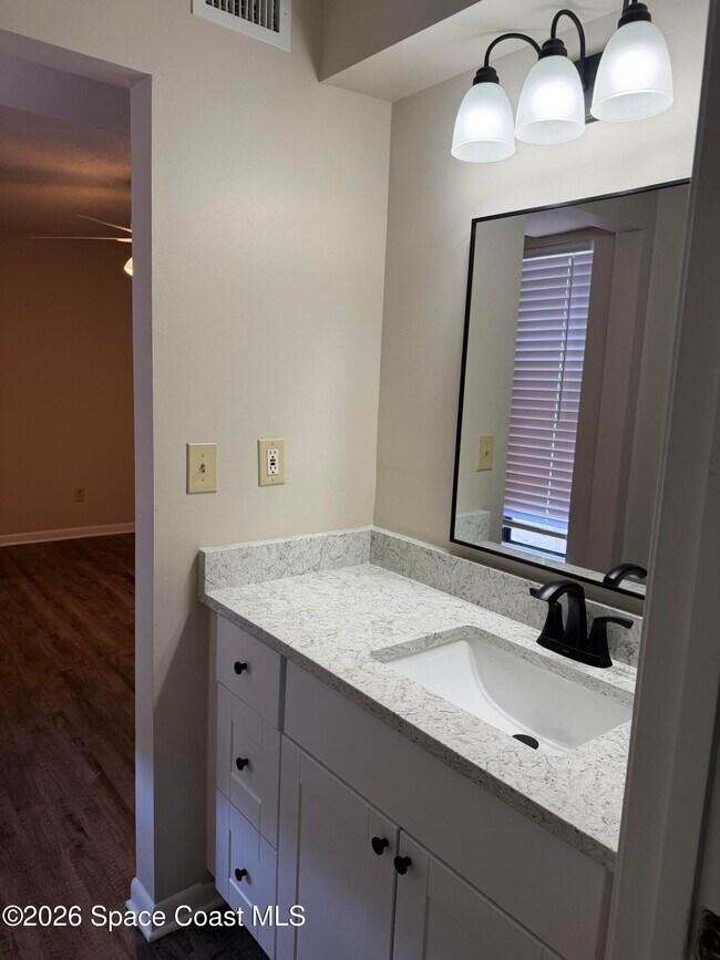 Building Photo - 3555 Sable Palm Ln