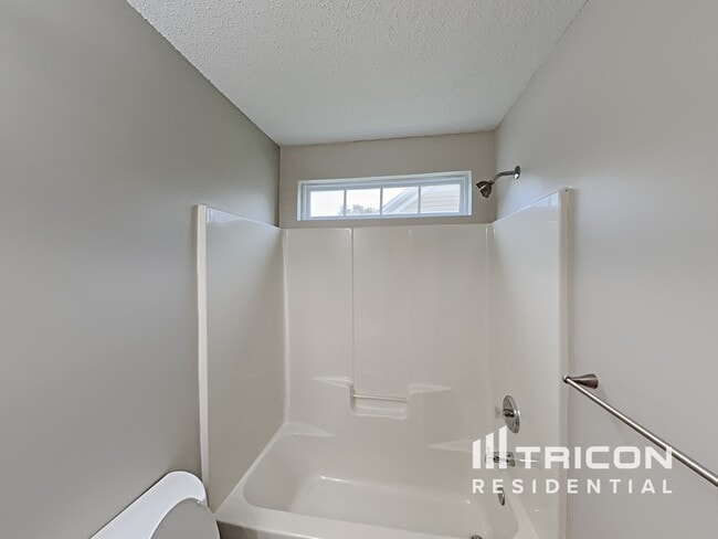 Building Photo - 1807 Bellwick Dr