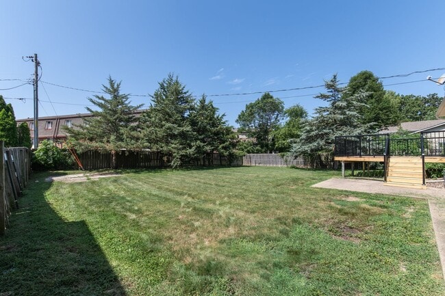 Building Photo - Large Updated 4-Bedroom Home for Rent – Moline