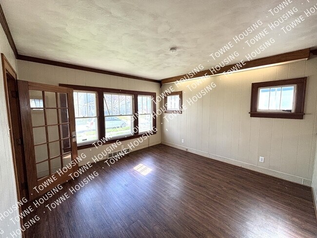 Building Photo - 2418 Whitney Ave