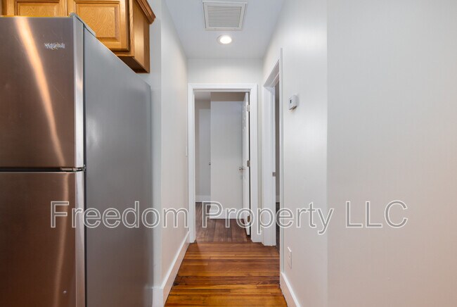 Building Photo - 18 Canal St