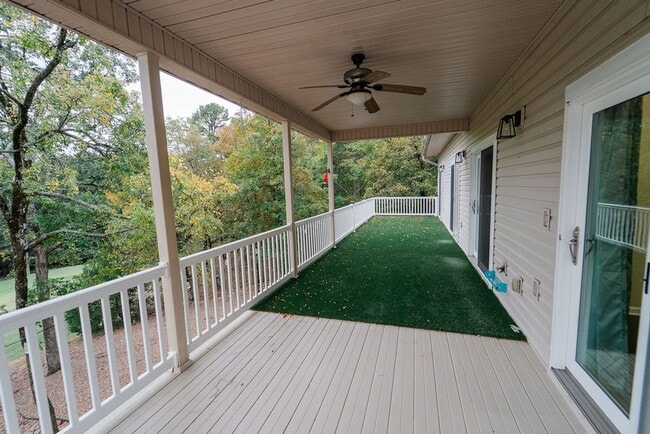 Building Photo - Beautiful 3 Bed, 2 Bath, on the 18 hole of Ponce De Leon golf course!!