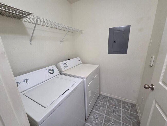 Building Photo - 36121 Lake Chase Blvd