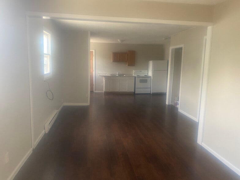 Building Photo - 245 S Washington St