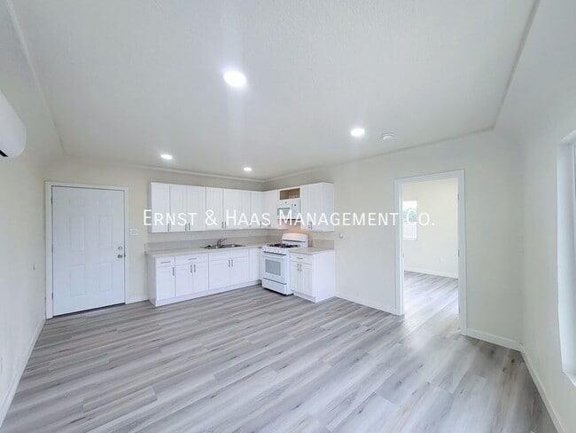 Building Photo - 3311 D Platt Ave