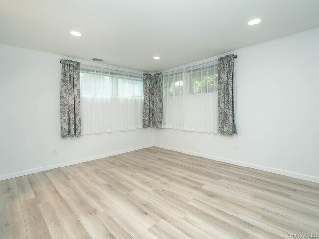 Building Photo - 7 Appletree Ln