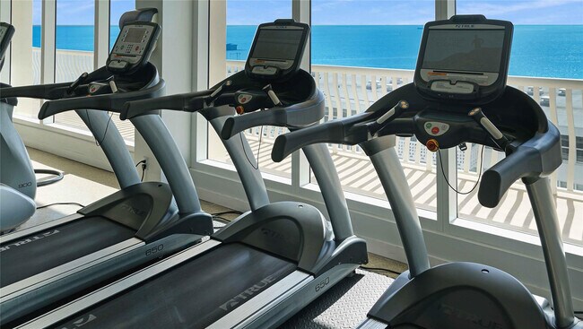 Building Photo - 4020 Galt Ocean Dr