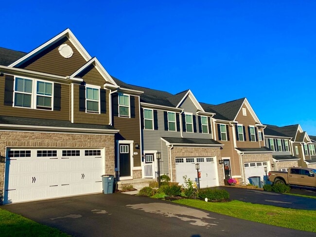 Building Photo - 312 Frances Ln