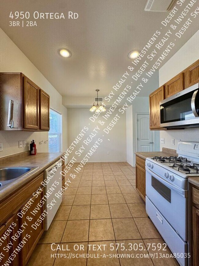 Building Photo - 4950 Ortega Rd